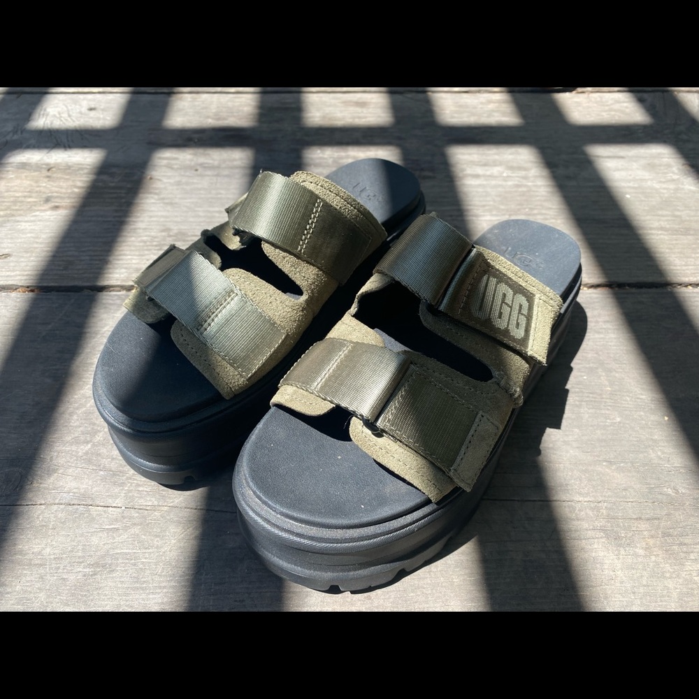 UGG platform Clem sandals